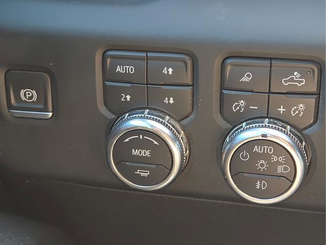 Used 2024 GMC Sierra 2500 AT4 AWD/4WD image 13