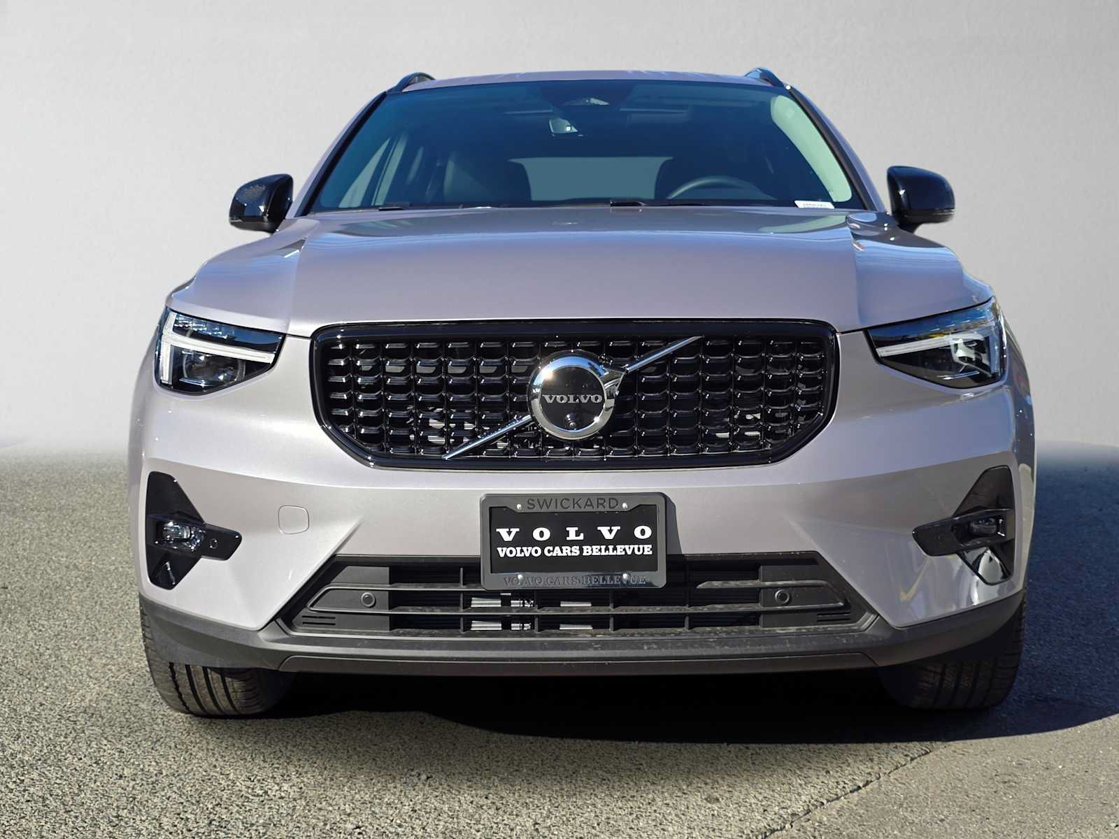 New 2026 Volvo XC40 B5 Plus w/ Protection Package Premier AWD/4WD image 16
