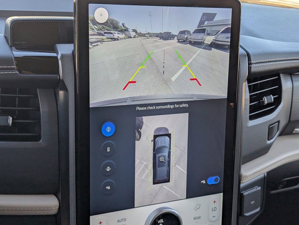 Used 2024 Ford Expedition Platinum image 9