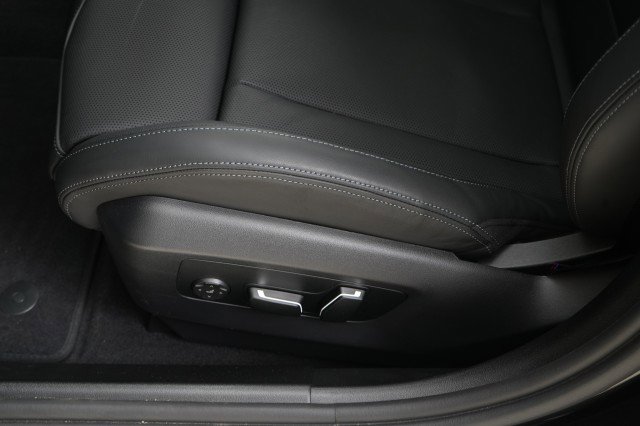 Used 2025 BMW M5 w/ Executive Package image 34