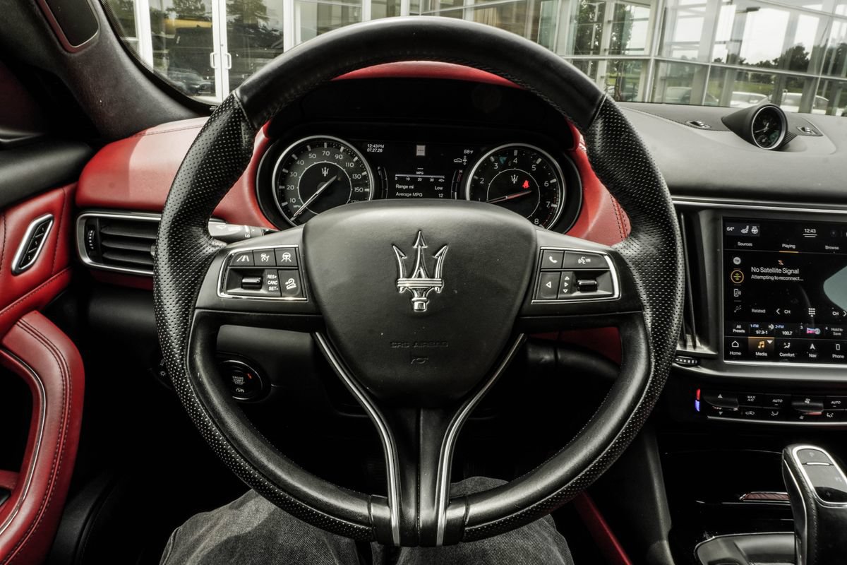 Used 2021 Maserati Levante AWD/4WD image 15