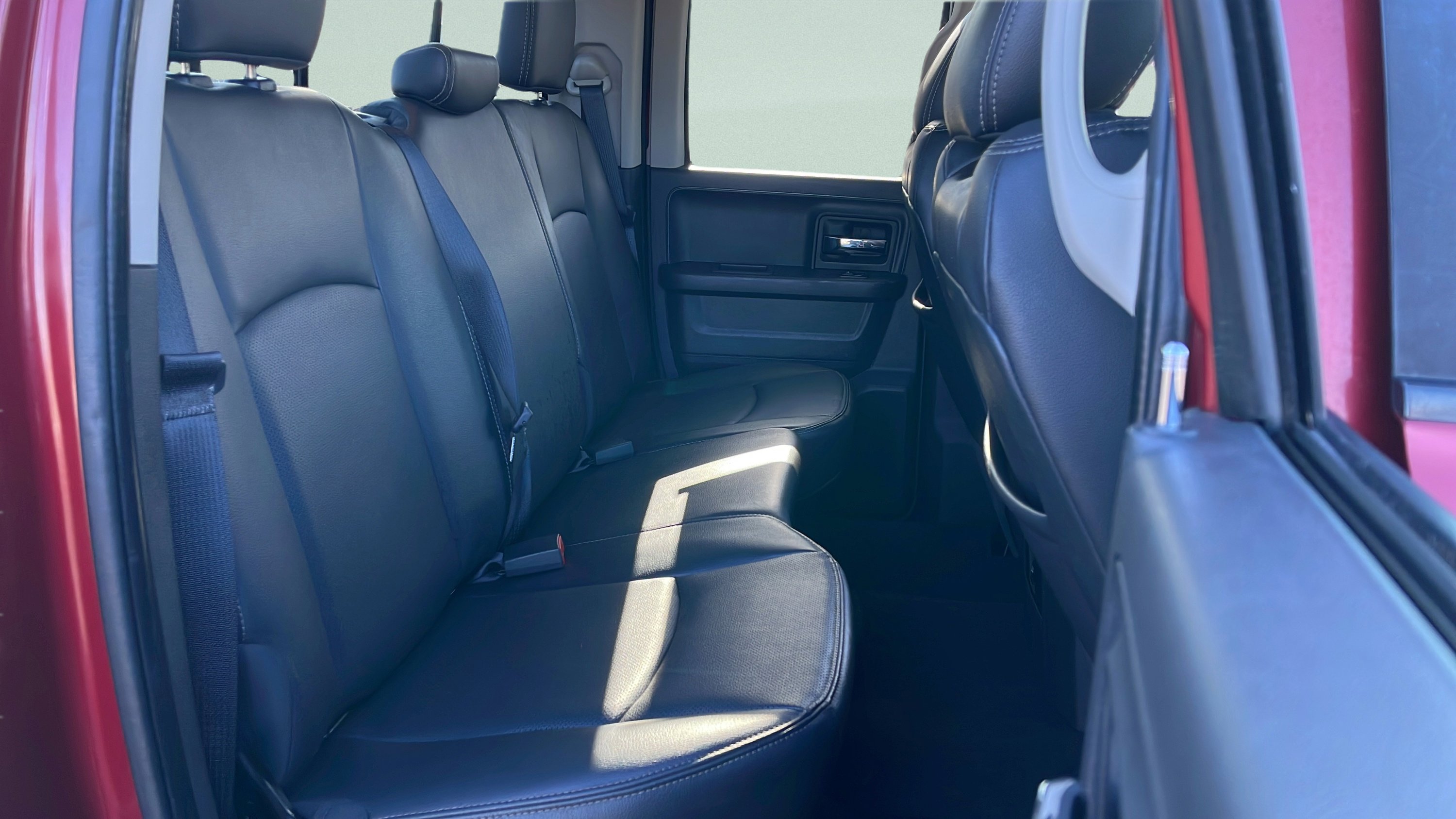 Used 2012 RAM 1500 Laramie AWD/4WD image 22