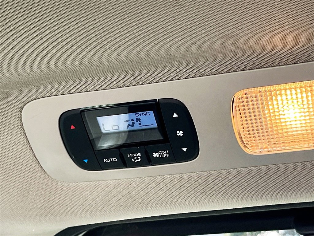 Used 2015 Honda Odyssey Touring Elite image 26