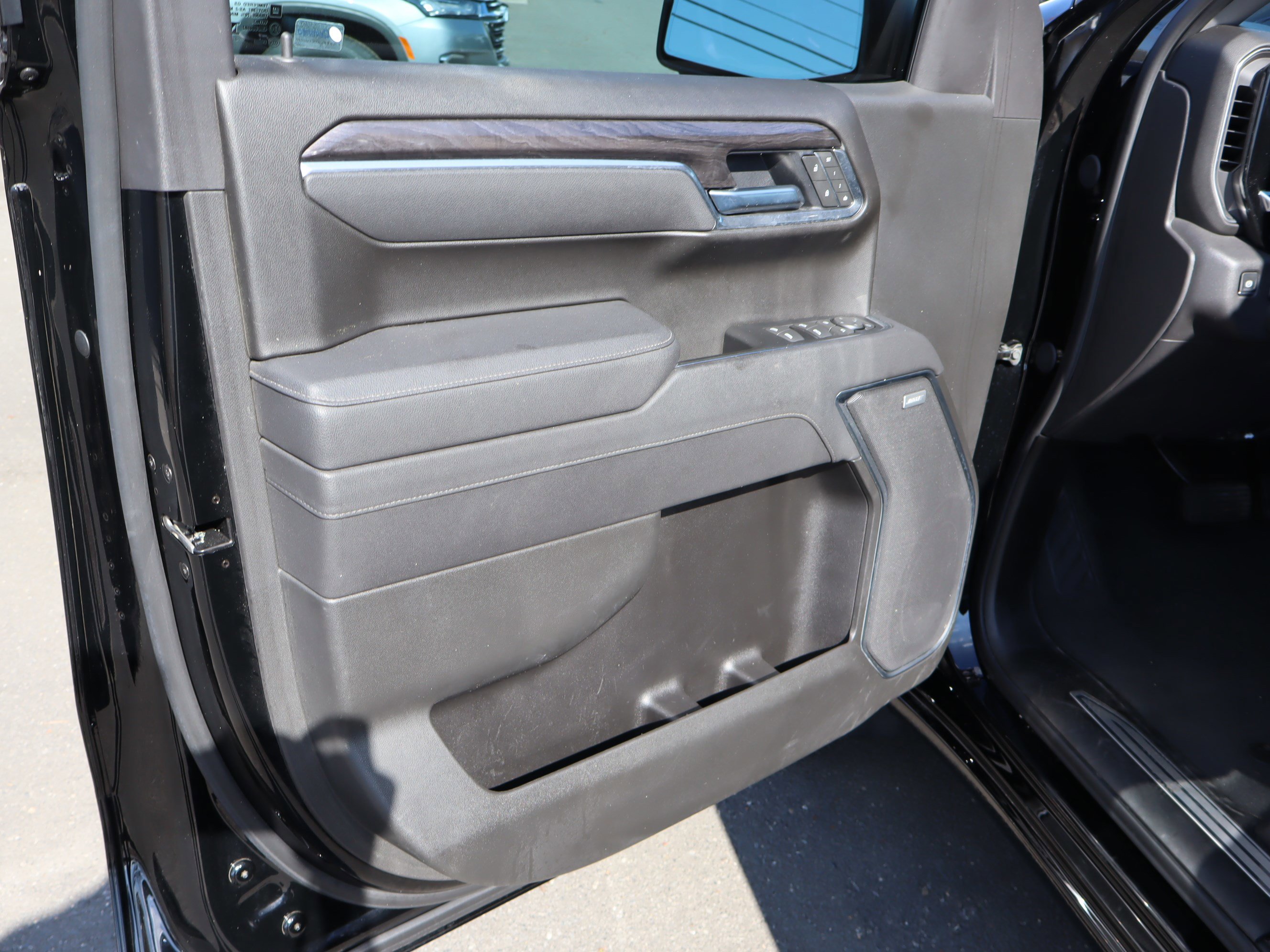 Certified 2025 Chevrolet Silverado 1500 LTZ w/ LTZ Premium Package image 16