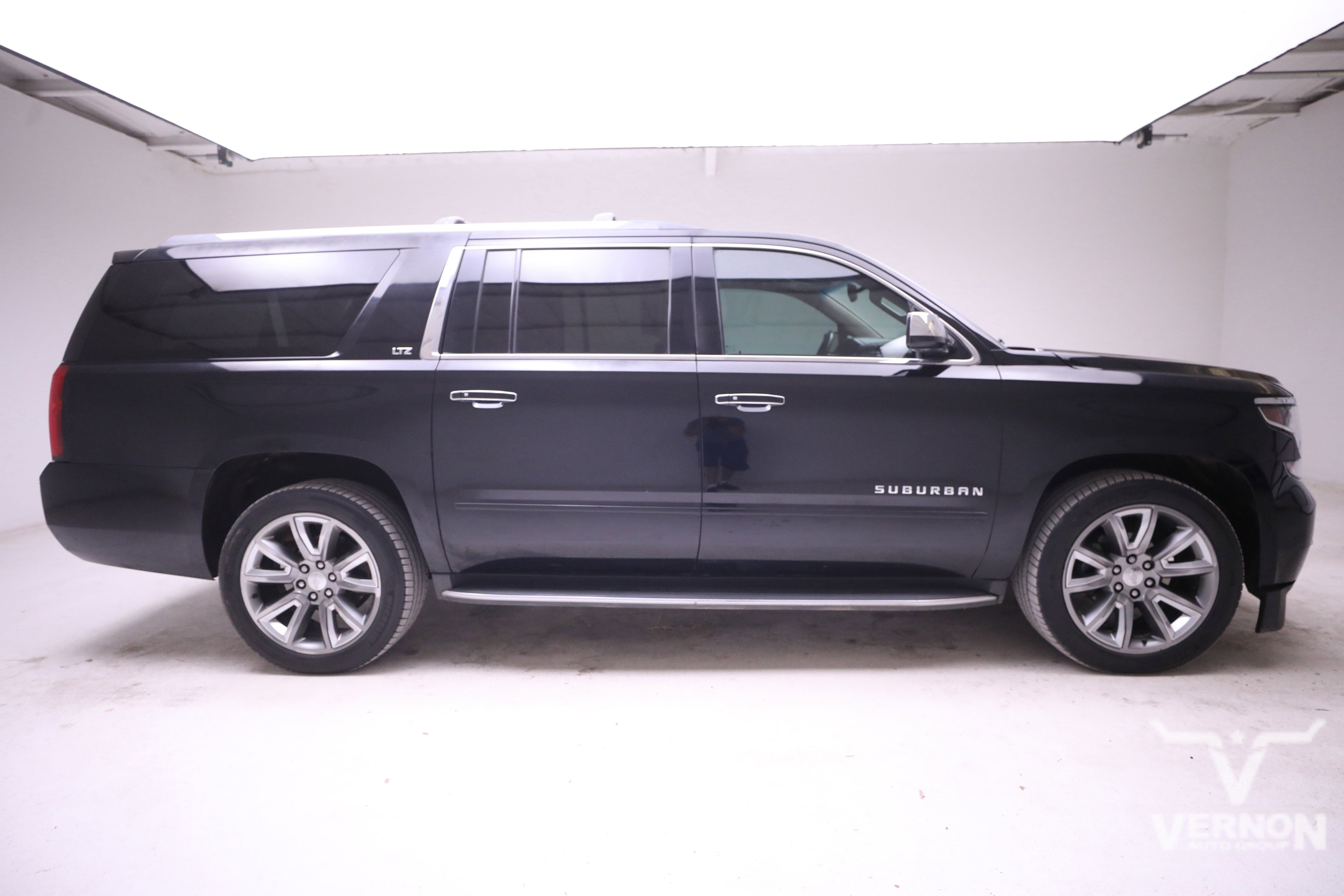 Used 2016 Chevrolet Suburban LTZ image 6