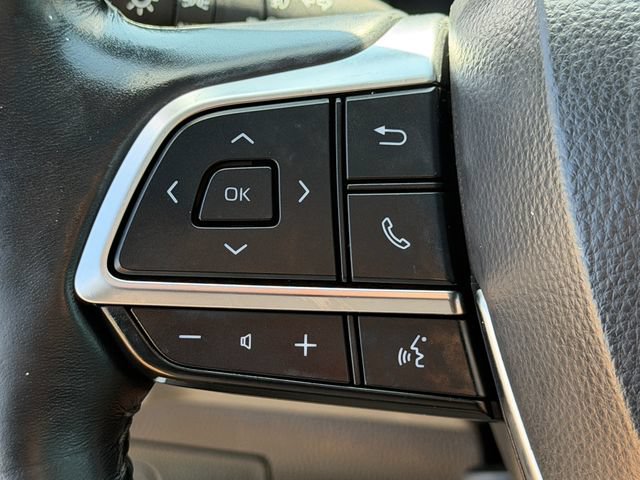 Used 2021 Toyota Highlander XLE FWD image 37