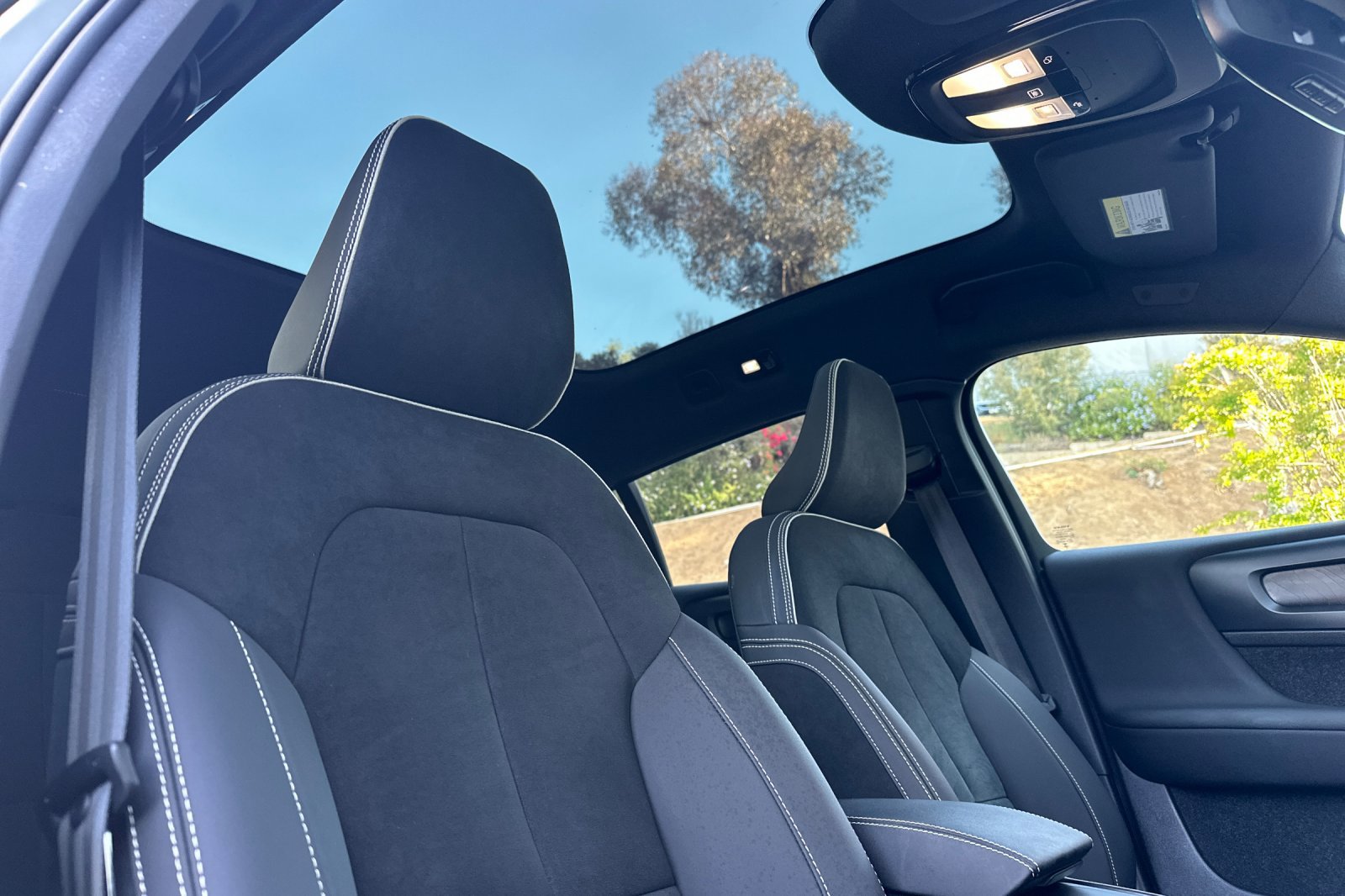 Certified 2023 Volvo C40 P8 Recharge Plus AWD/4WD image 19
