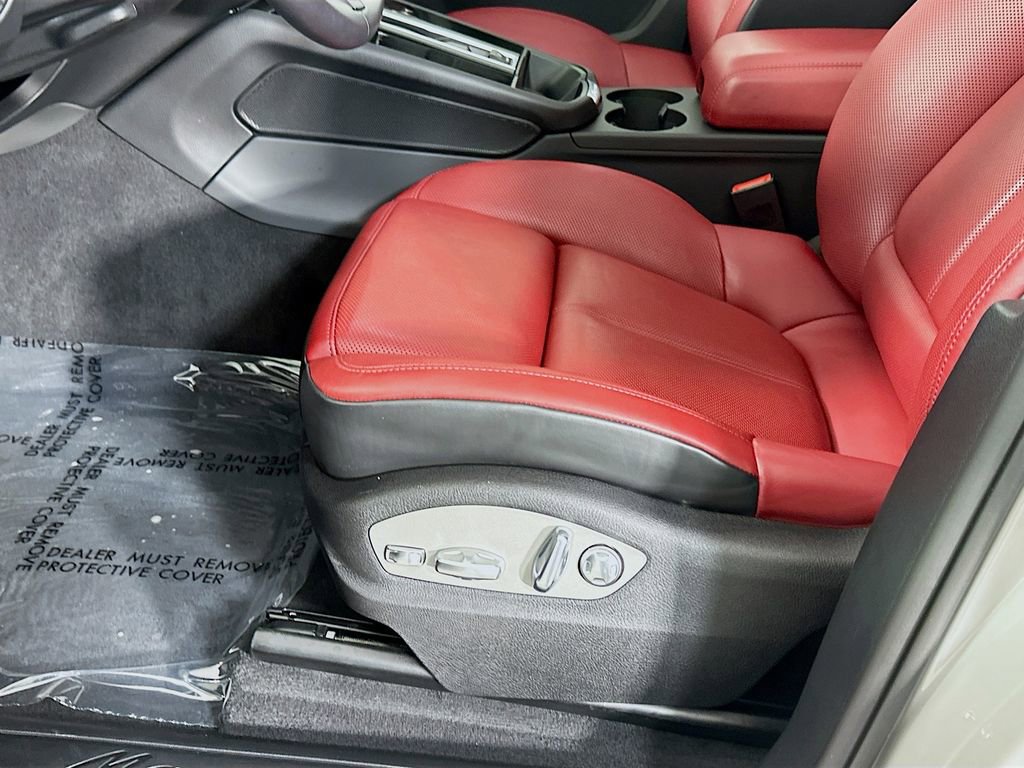 New 2025 Porsche Macan image 22