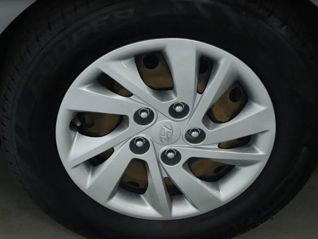 Used 2017 Hyundai Elantra SE w/ Cargo Package FWD image 35
