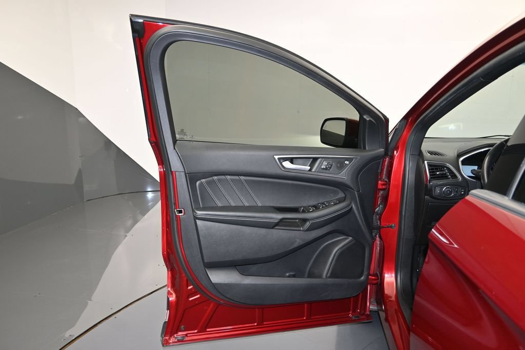 Certified 2019 Ford Edge ST w/ Equipment Group 401A AWD/4WD image 10