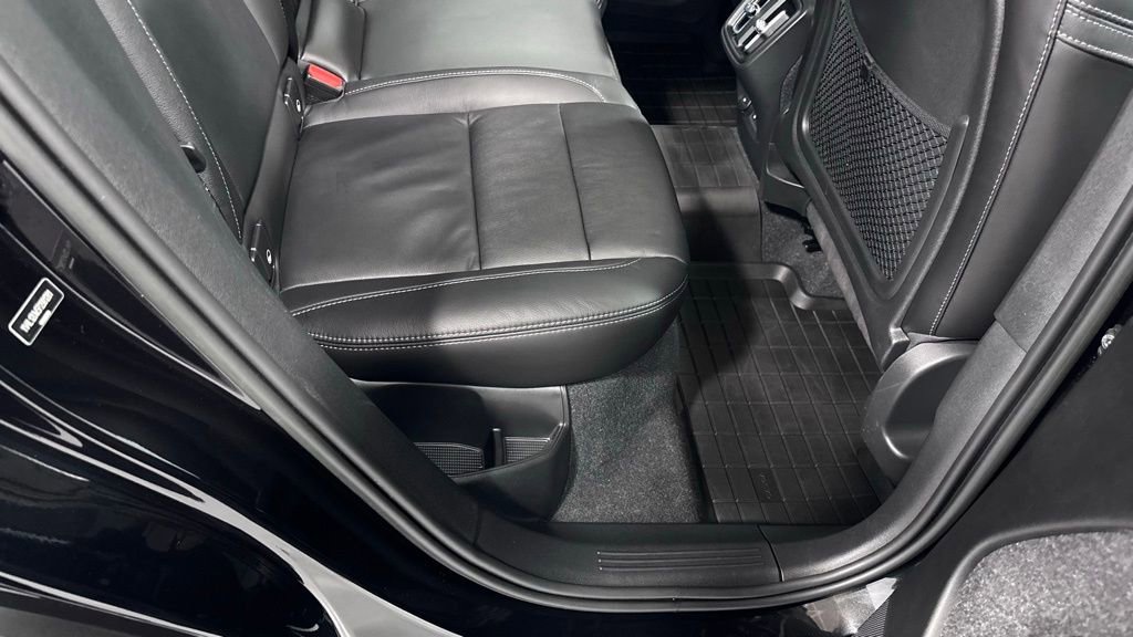 Certified 2023 Volvo XC40 B5 Plus w/ Protection Package Premier image 23