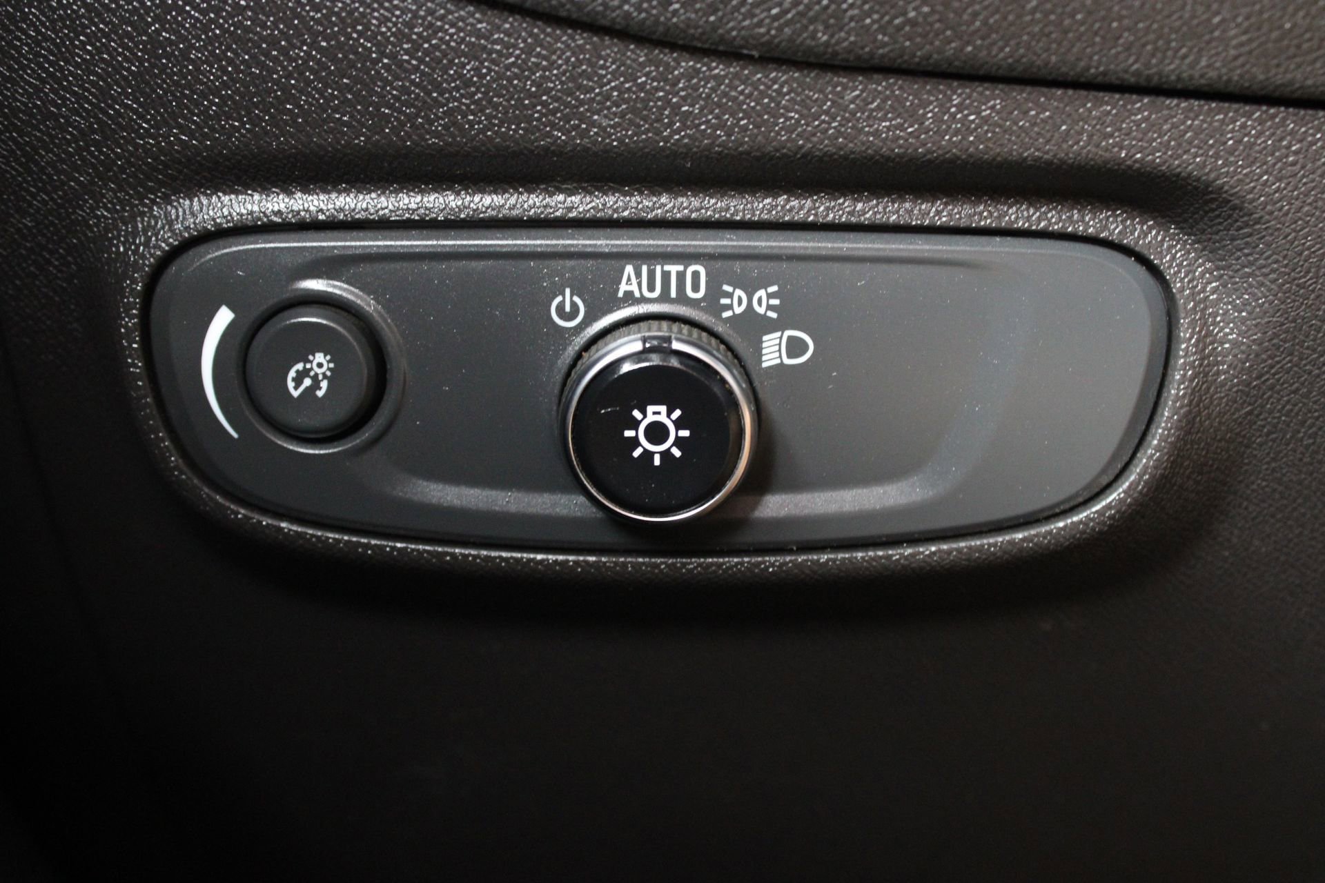 Used 2023 Chevrolet Equinox LT AWD/4WD image 25