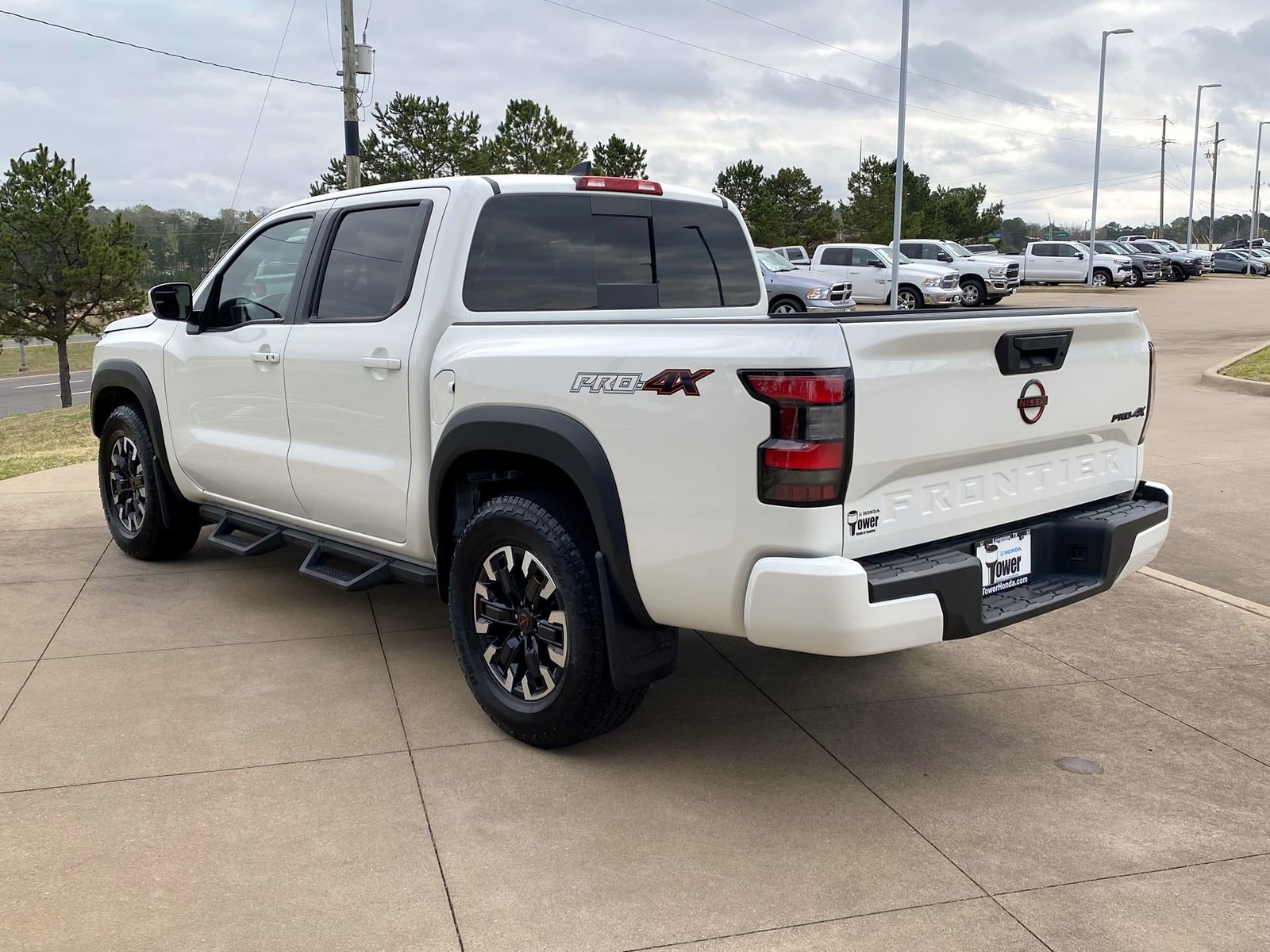 Used 2024 Nissan Frontier PRO-4X w/ Off-Road Protection Package image 4