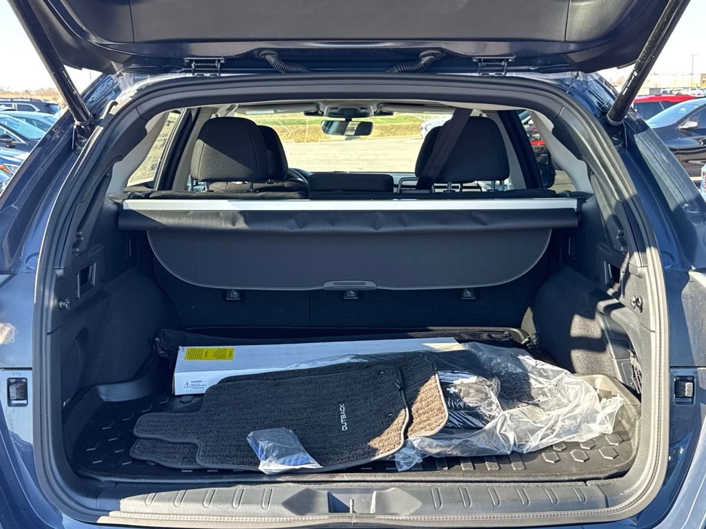 Used 2025 Subaru Outback Premium w/ Popular Package #1A image 12