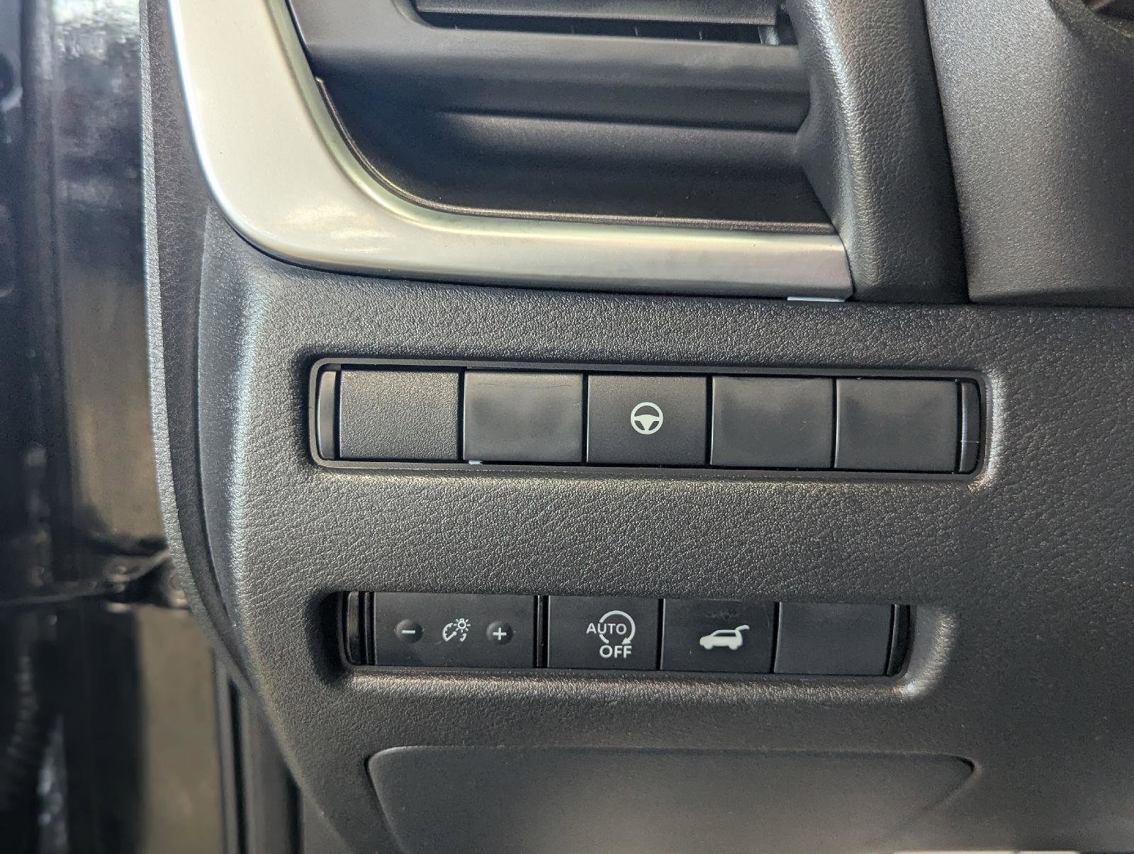 Used 2023 Nissan Rogue SV AWD/4WD image 35