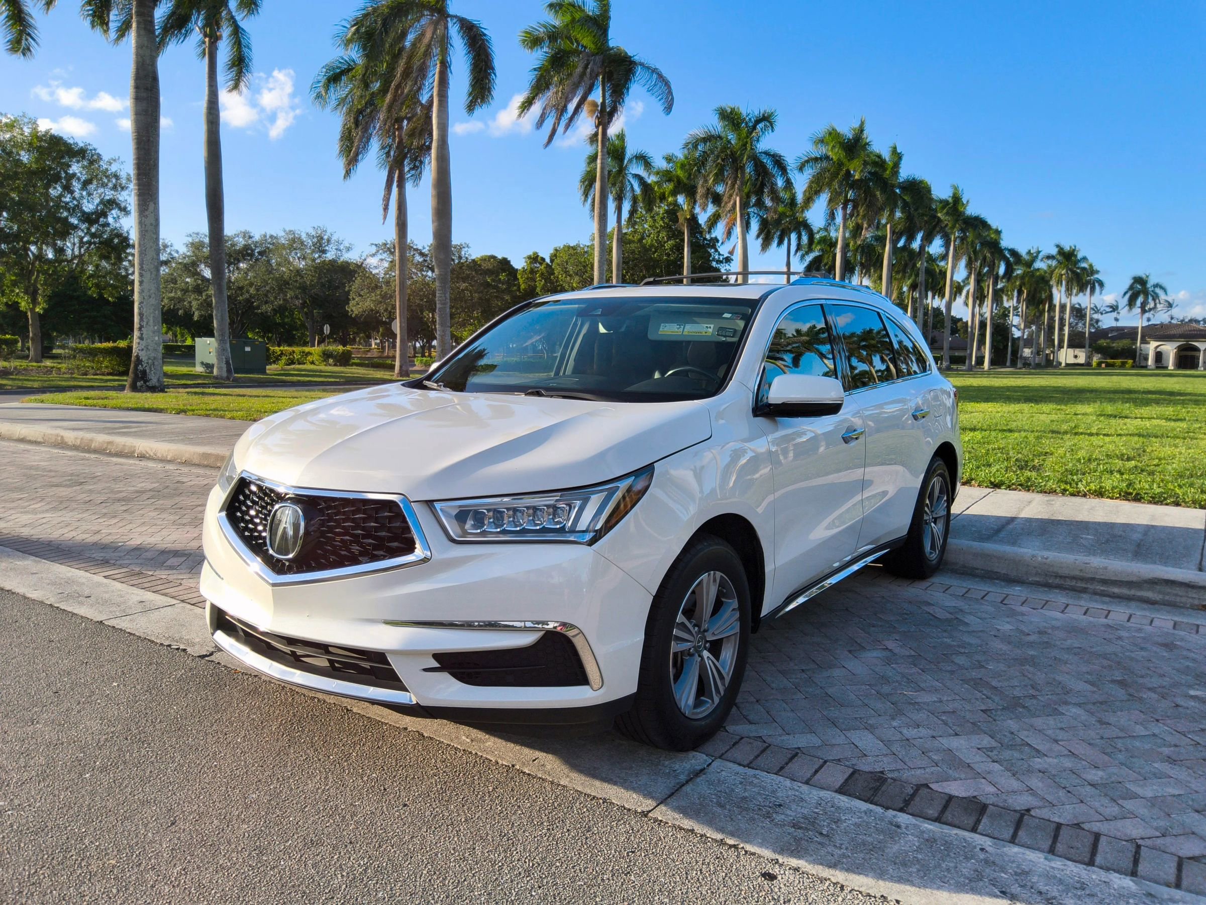 Used 2020 Acura MDX SH-AWD image 3