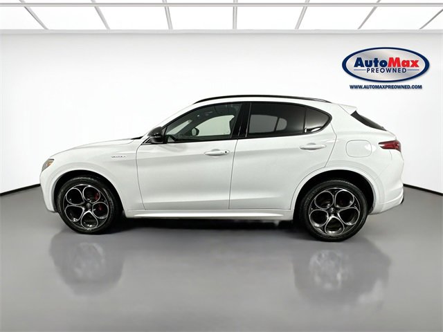 Used 2022 Alfa Romeo Stelvio Veloce image 9