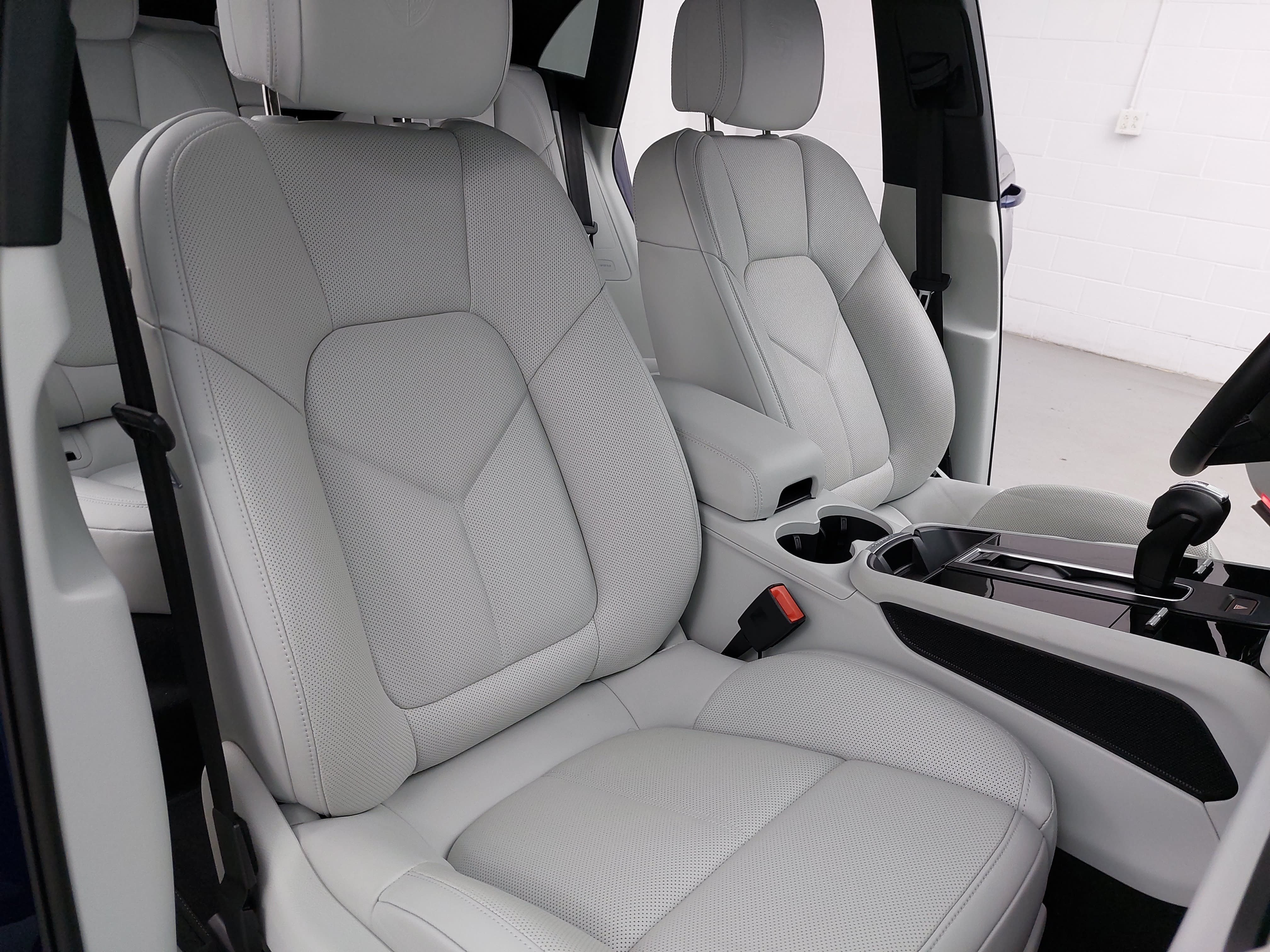 Certified 2026 Porsche Macan AWD/4WD image 12