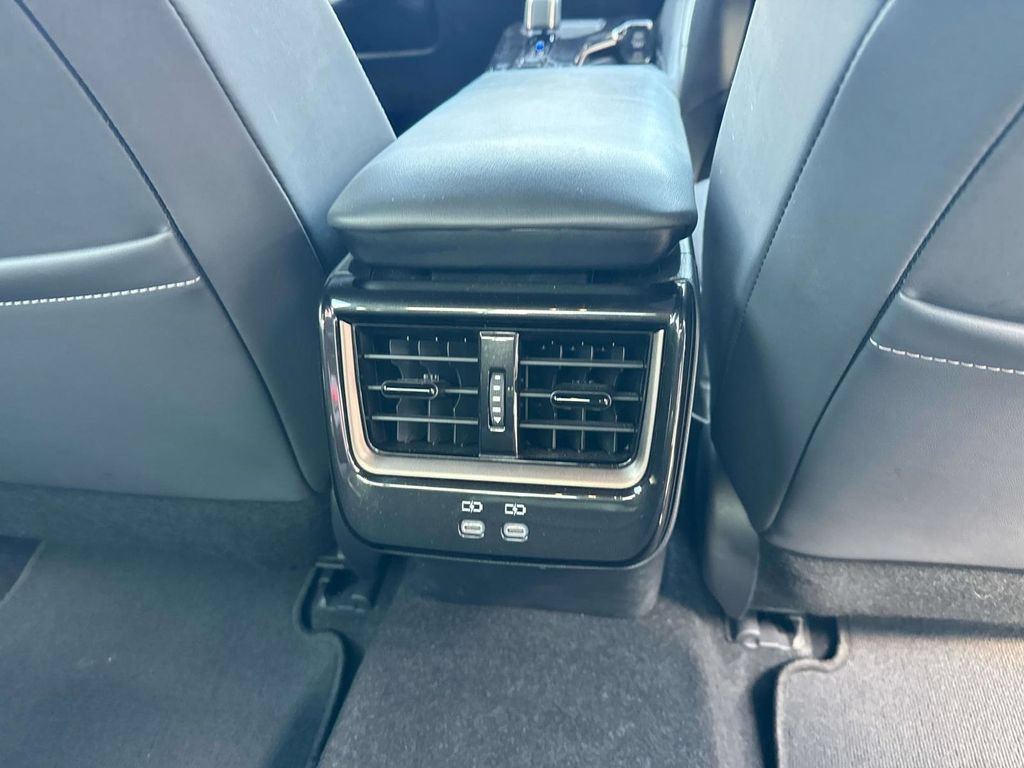Used 2024 Toyota Crown AWD/4WD image 22