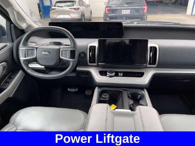 Used 2025 Ford Expedition Active AWD/4WD image 12