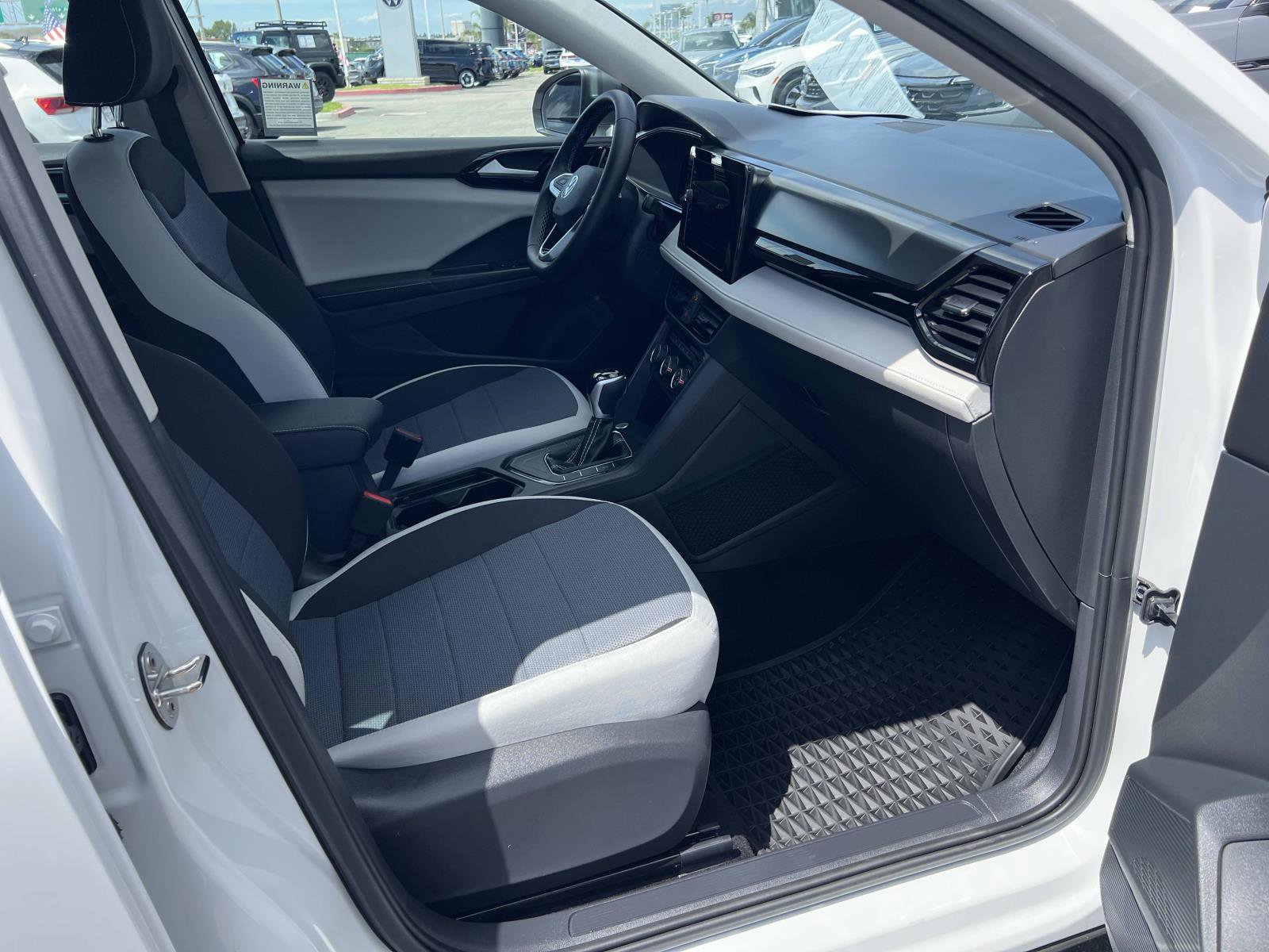 Used 2025 Volkswagen Taos S image 27