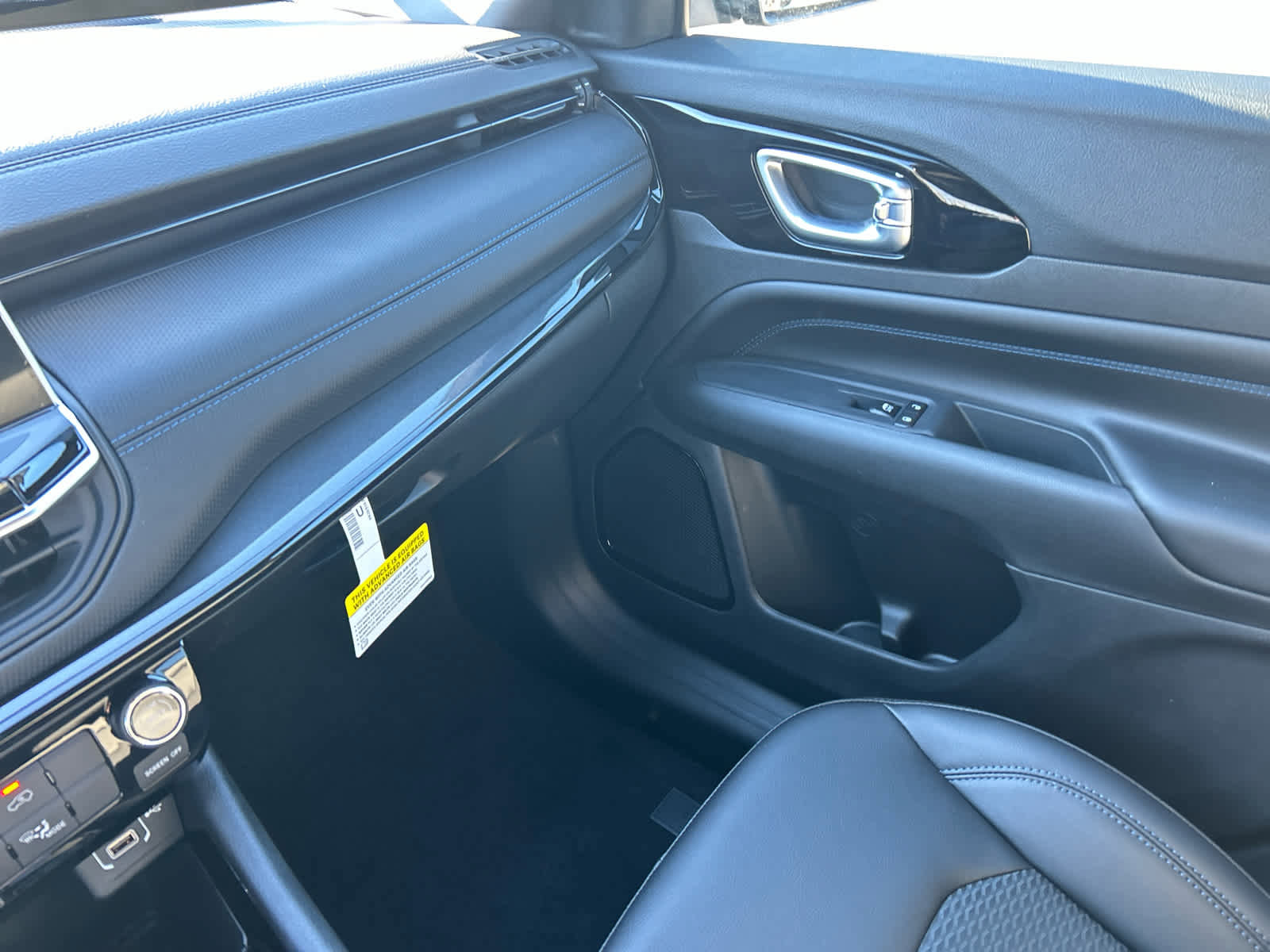 New 2026 Jeep Compass Latitude AWD/4WD image 26