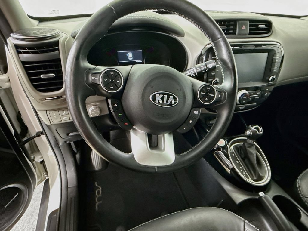 Used 2018 Kia Soul + w/ + Primo LIT Package FWD image 11