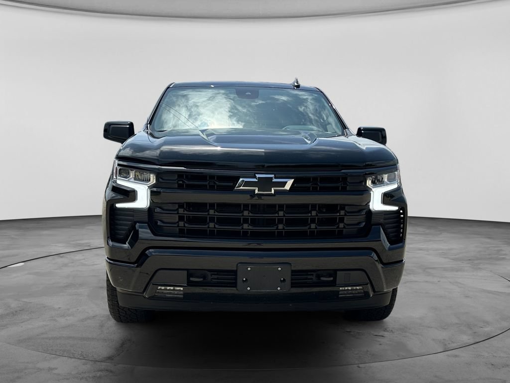 Used 2023 Chevrolet Silverado 1500 RST w/ Z71 Off-Road Package AWD/4WD image 2