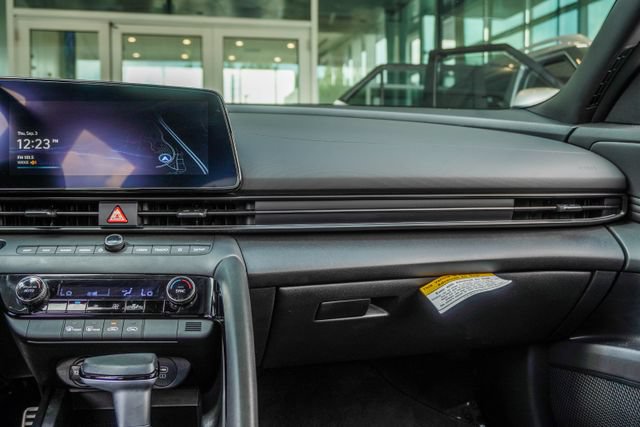 Certified 2025 Hyundai Elantra SEL FWD image 18