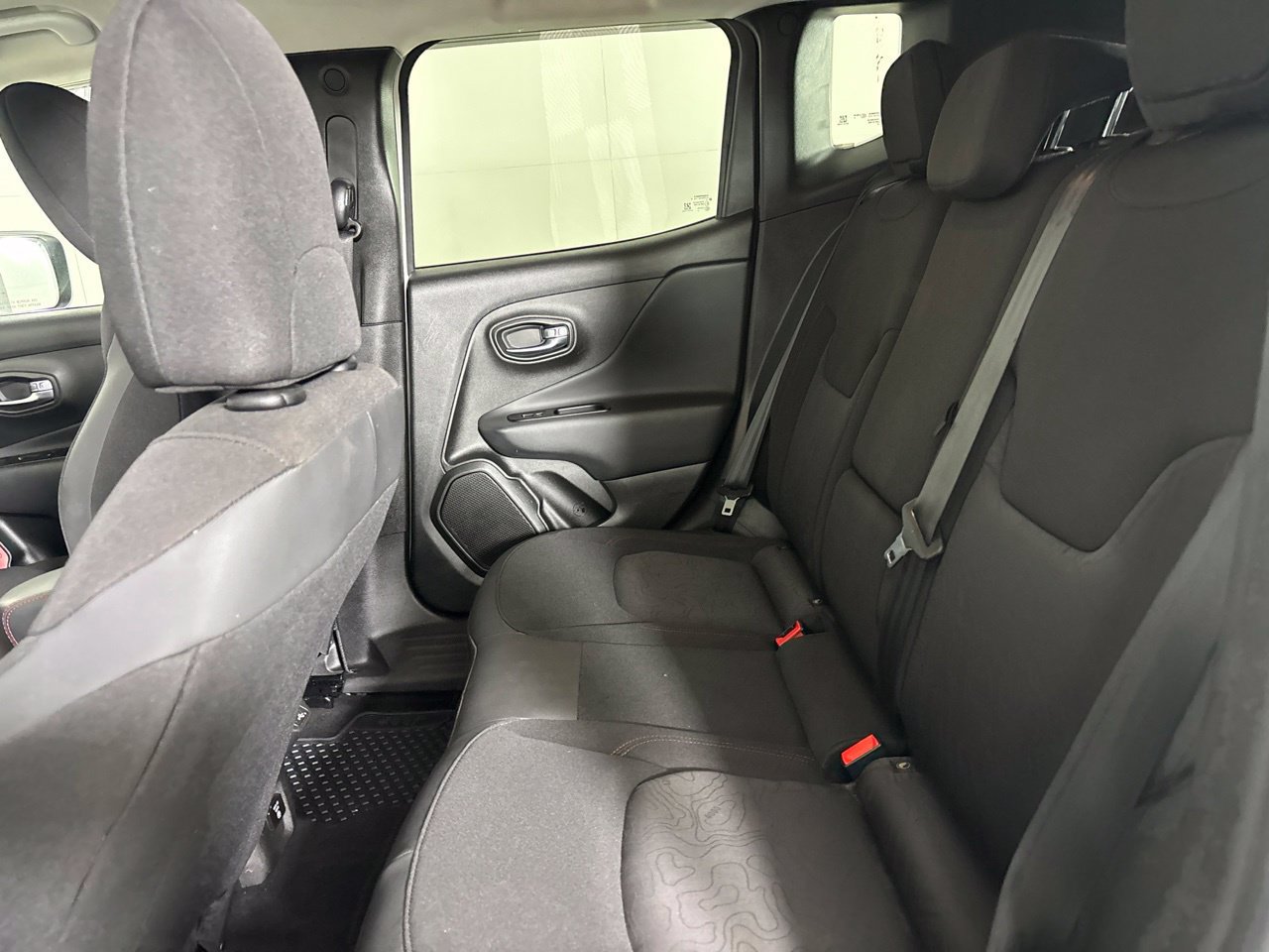 Used 2022 Jeep Renegade Trailhawk AWD/4WD image 25