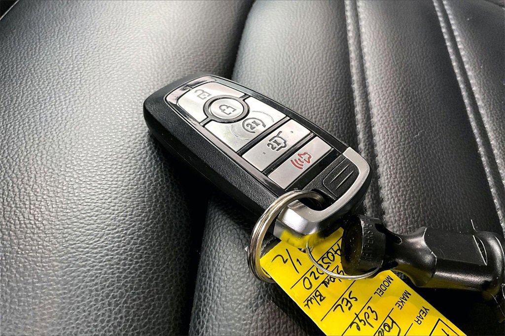 Used 2024 Ford Edge SEL w/ Convenience Package image 11