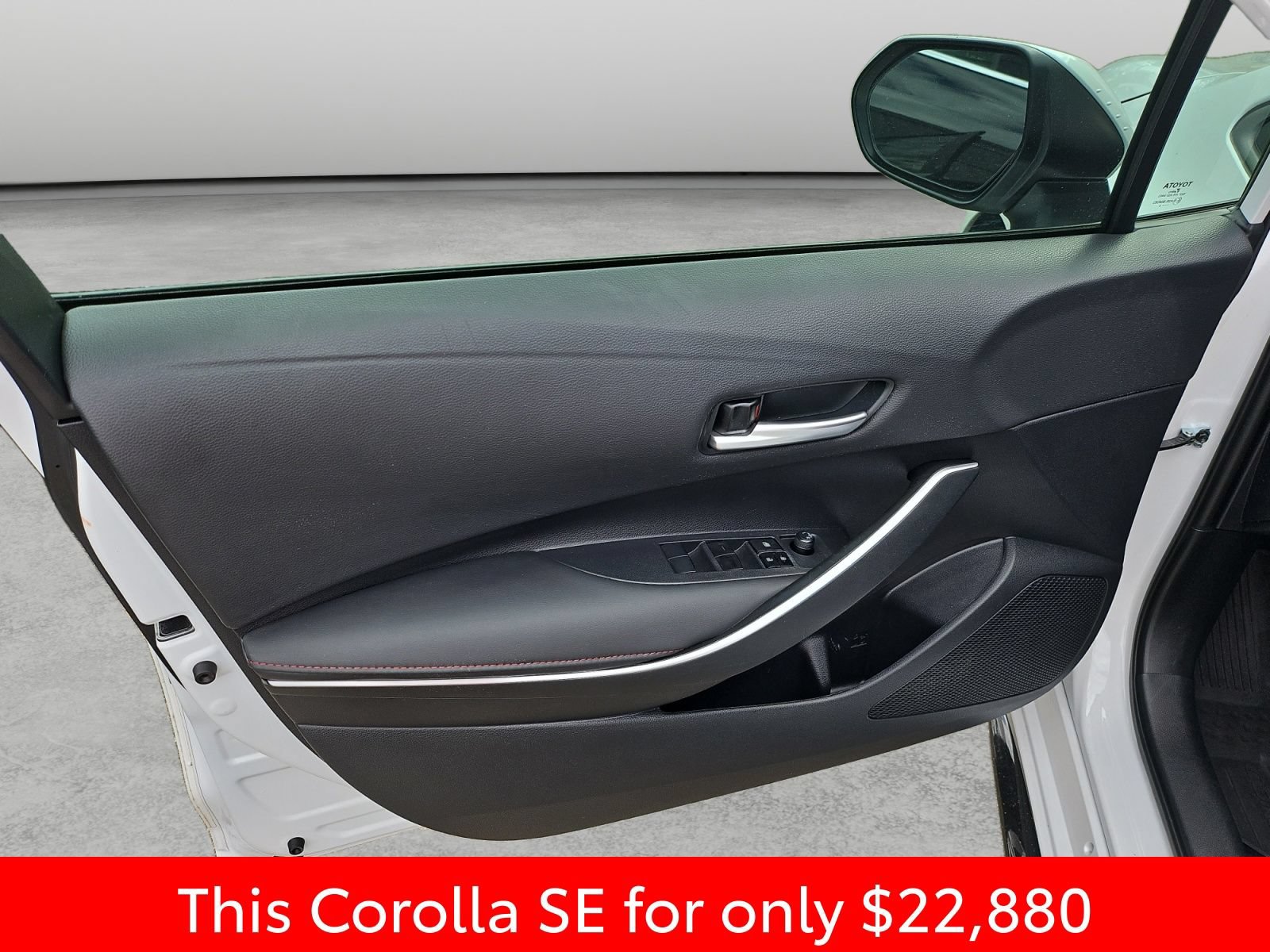 Used 2023 Toyota Corolla SE FWD image 34