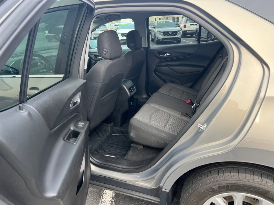 Used 2018 Chevrolet Equinox LT image 34