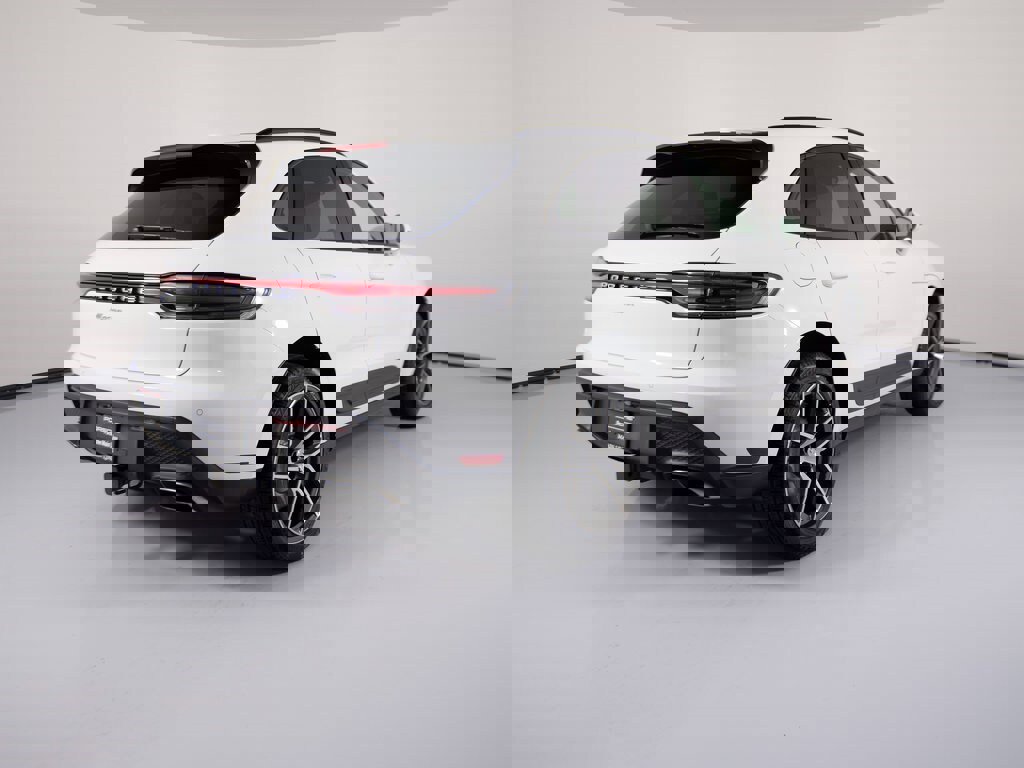 New 2026 Porsche Macan image 9