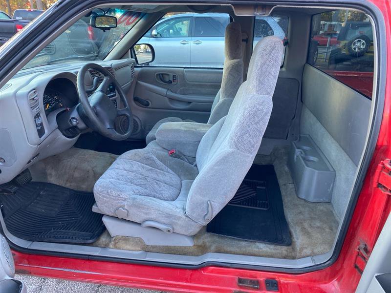 Used 2000 GMC Sonoma SL w/ Convenience Pkg image 9