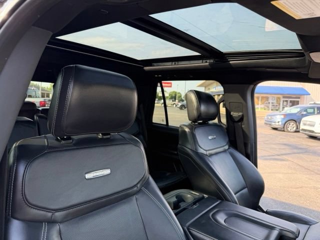 Used 2025 Ford Expedition Platinum w/ Stealth Performance Package AWD/4WD image 48