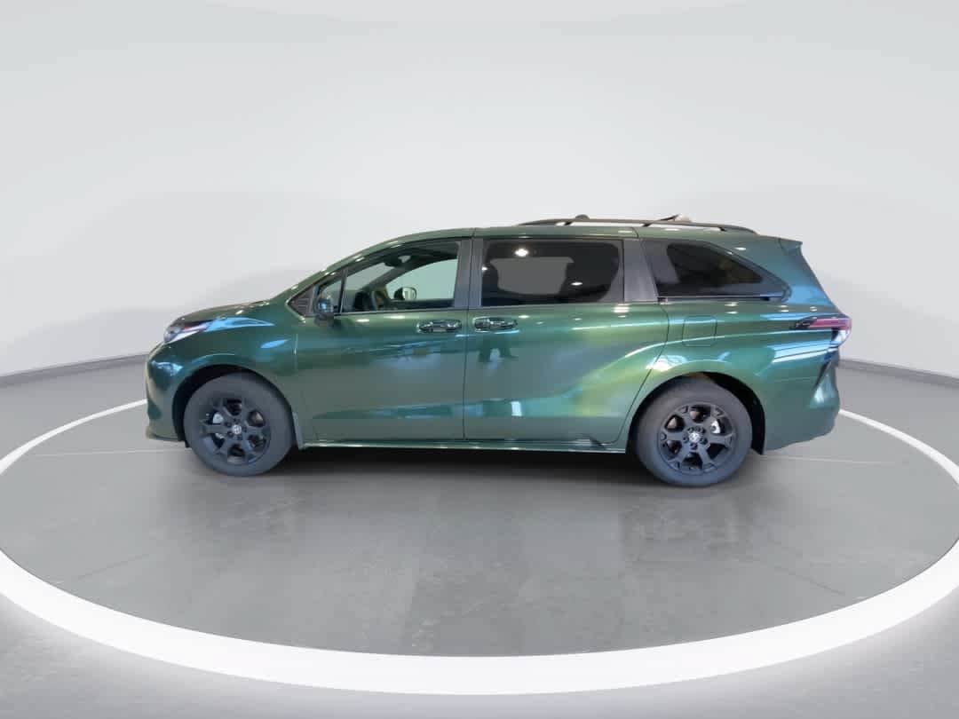 Certified 2025 Toyota Sienna XLE Woodland Edition AWD/4WD image 5