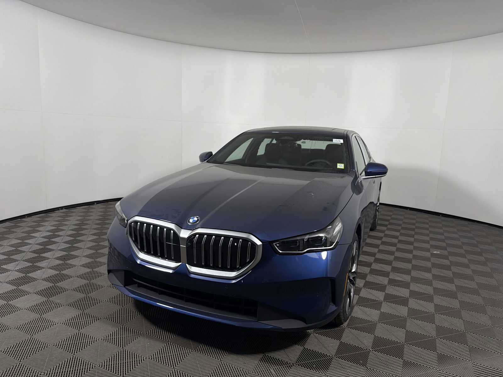 New 2026 BMW 530i xDrive w/ Premium Package image 7