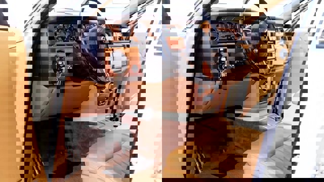 Used 2010 Rolls-Royce Phantom Sedan image 27