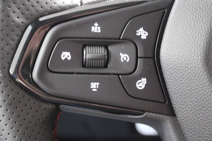 New 2026 Chevrolet Trax RS w/ Sunroof Package FWD image 34