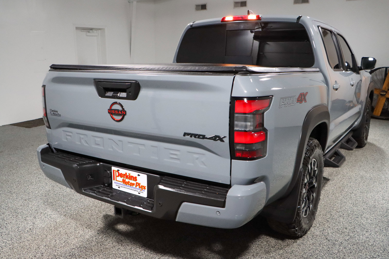 Used 2023 Nissan Frontier PRO-4X w/ Technology Package AWD/4WD image 7