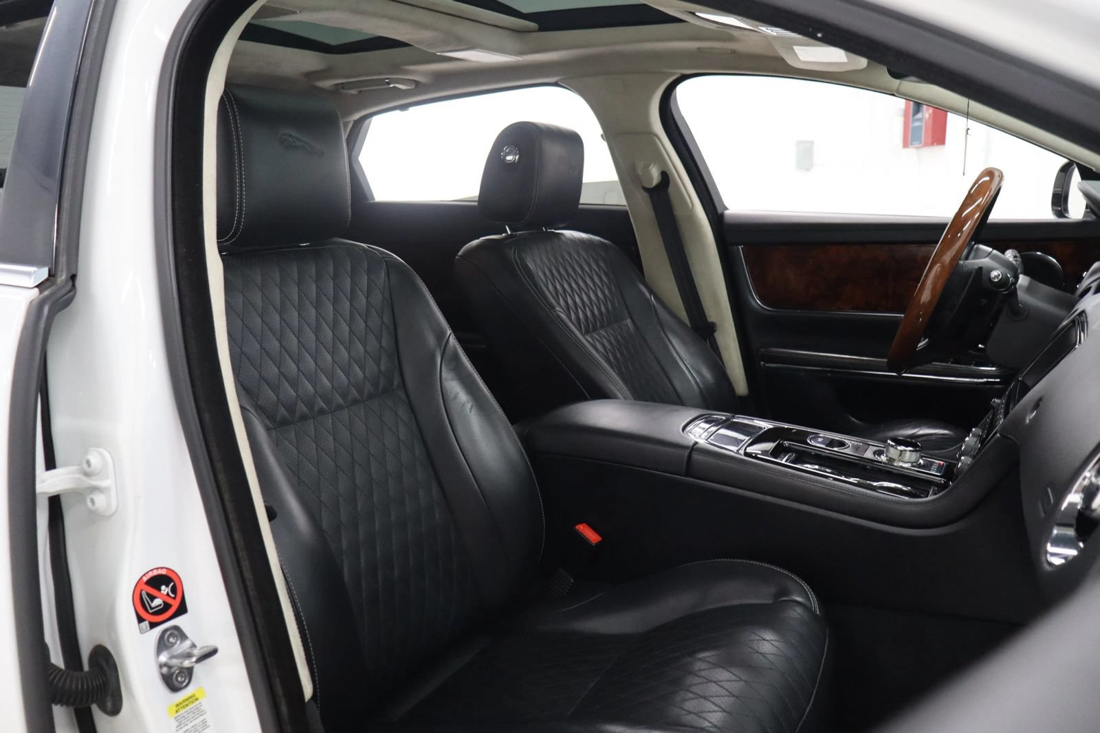 Used 2016 Jaguar XJ L Portfolio AWD/4WD image 25