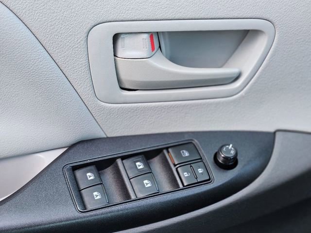 Used 2020 Toyota Sienna L image 20