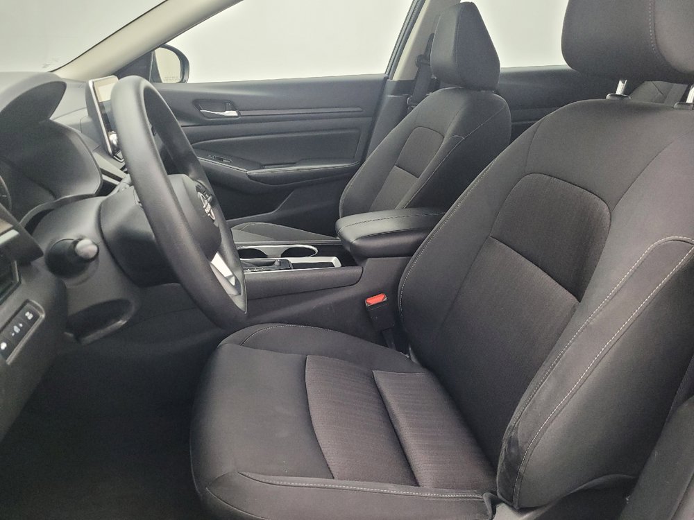 Used 2024 Nissan Altima 2.5 SV image 17