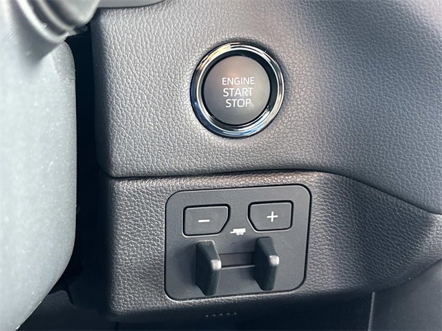 Used 2025 Toyota Tundra Limited image 30