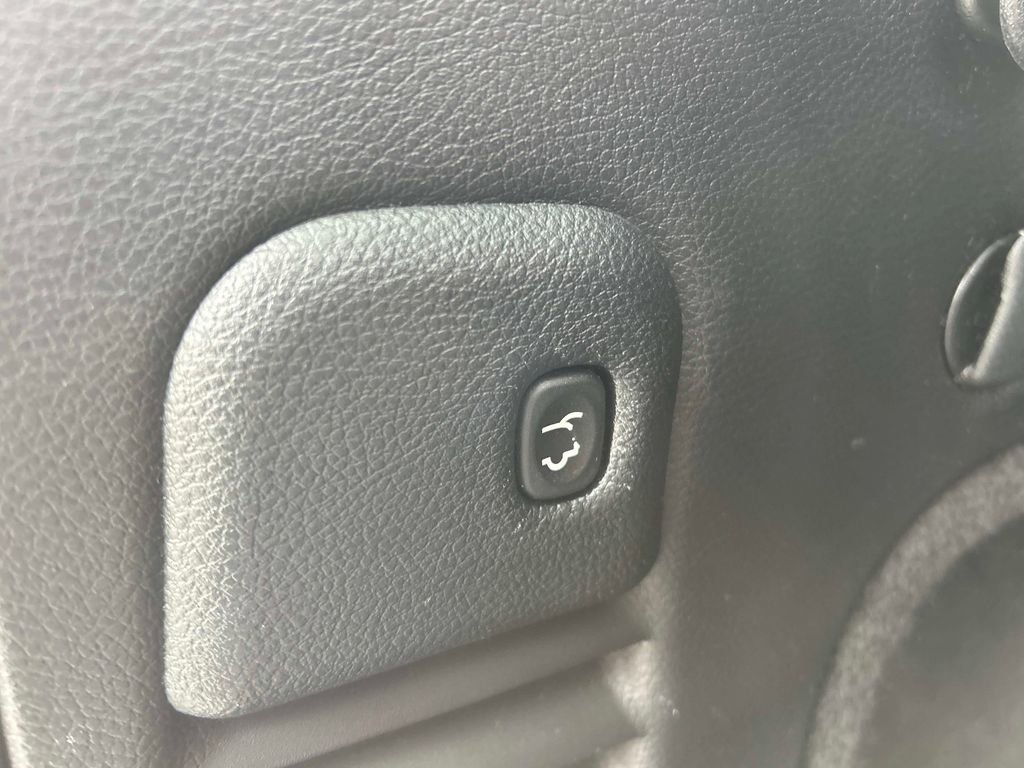 Used 2019 Jeep Grand Cherokee Limited image 12