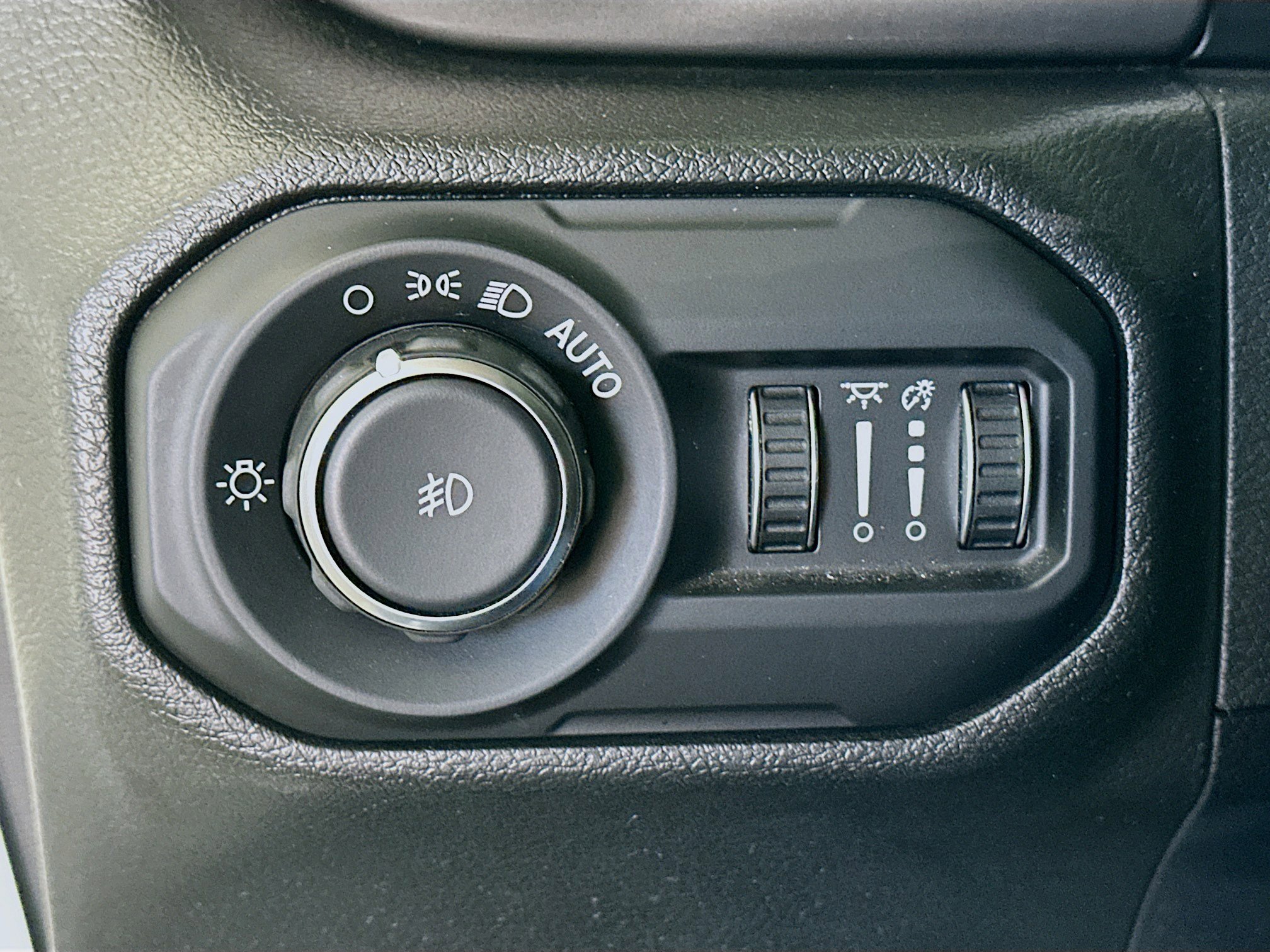 Used 2022 Jeep Wrangler Sport S image 16