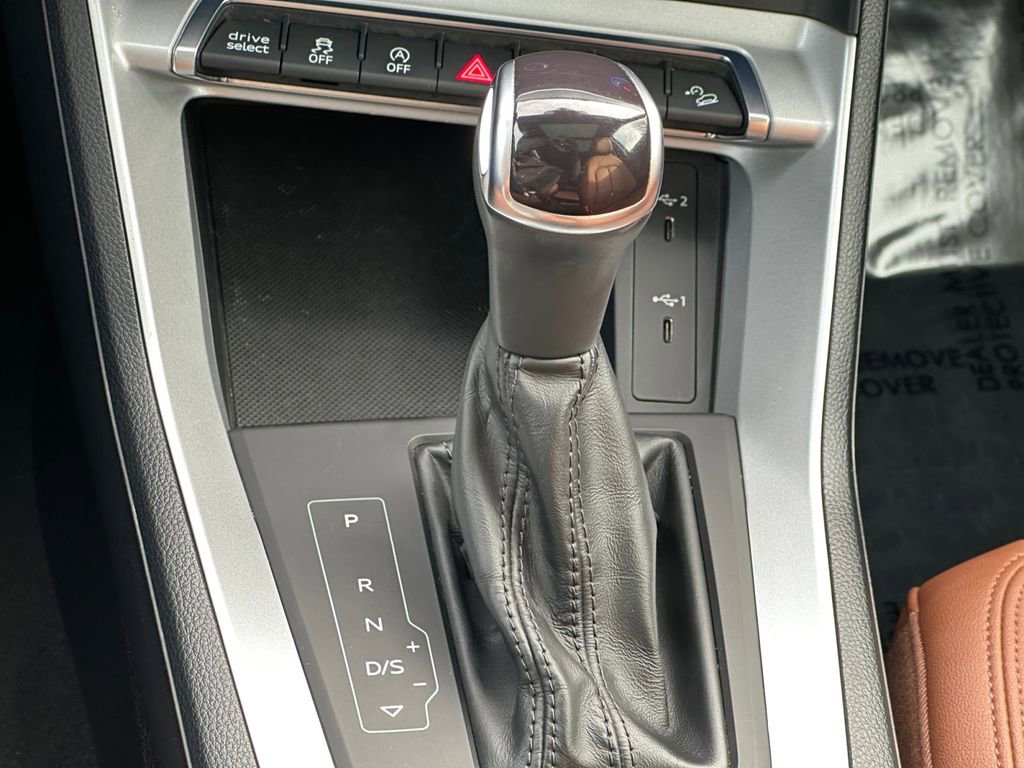 Used 2022 Audi Q3 2.0T Premium Plus w/ Premium Plus Package image 16