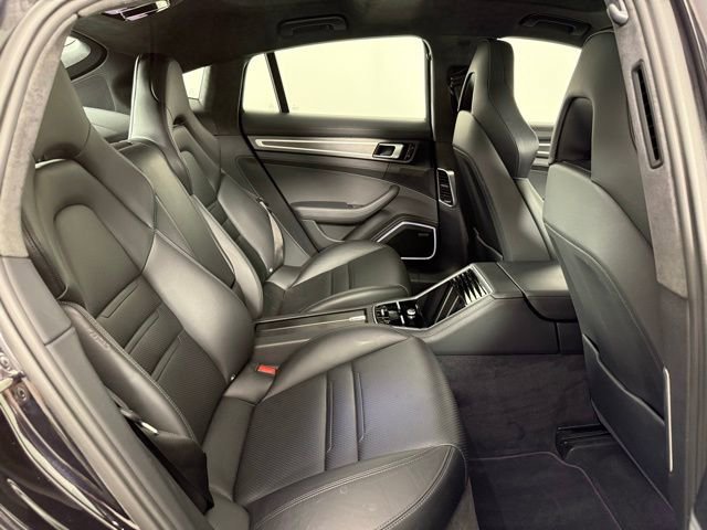 Used 2021 Porsche Panamera GTS image 5