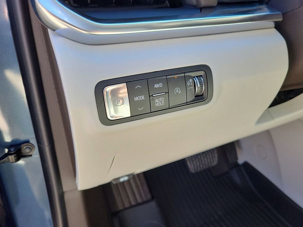 New 2026 GMC Terrain Denali w/ LPO, Black Badging Package image 14